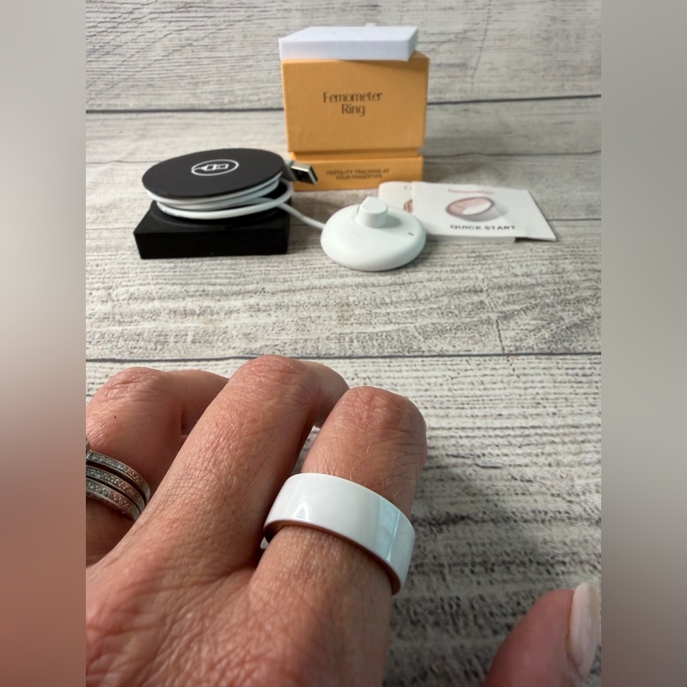 femometer Smart Ring Gen 1 Ceramic | Sleep, Heart Rate & Cycle Monitoring - Picture 4 of 6